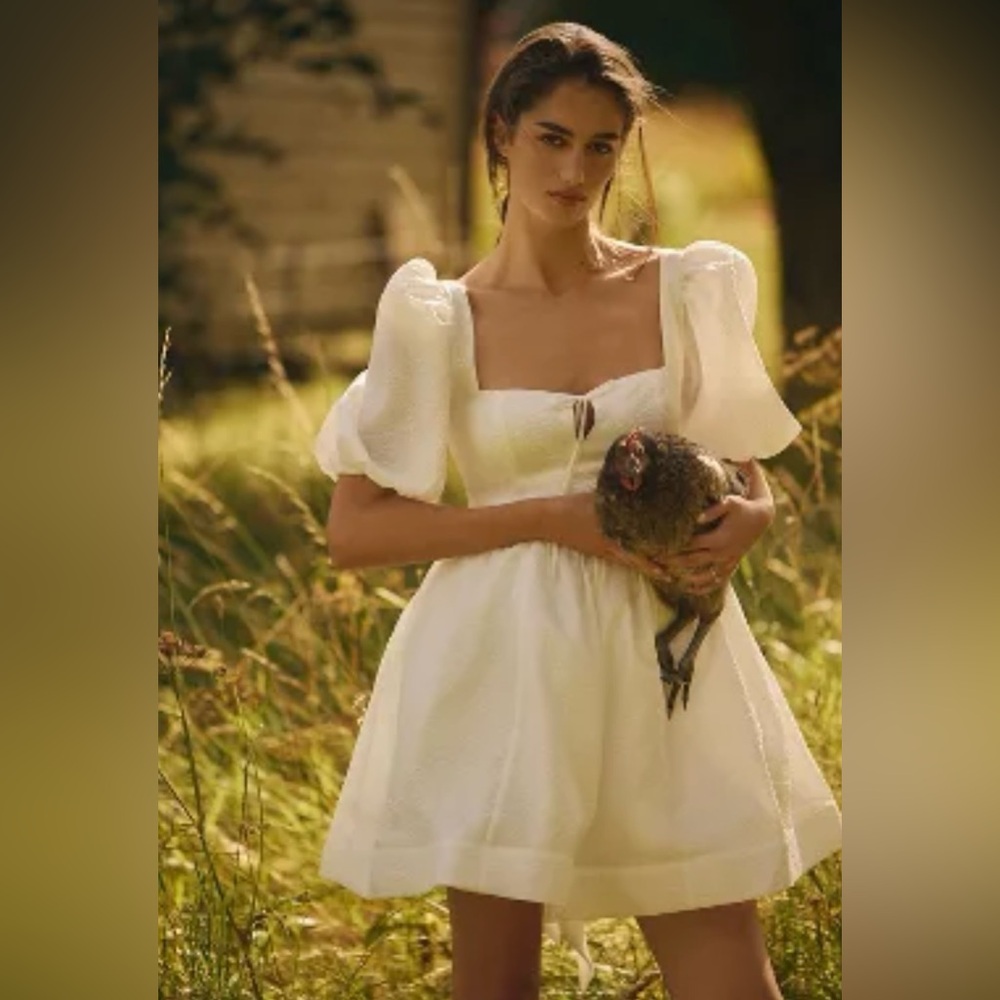 Elegant White Puff Sleeve Dress